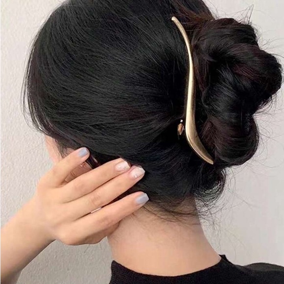 Gold Bar Hair Accessory - Picture 3 of 5